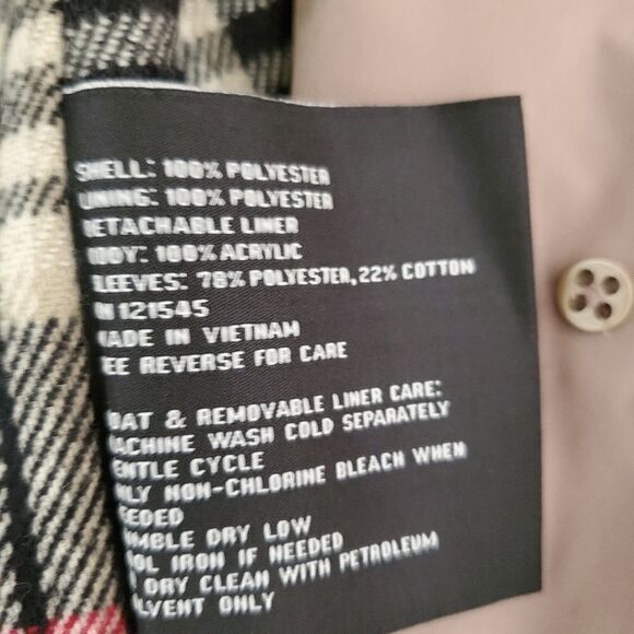 London Fog trench coat with detachable liner/hood - Picture 6 of 8